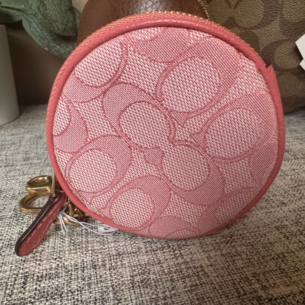 $89 COACH Circular Coin Pouch In Signature Jacquard - Picture 4 of 6